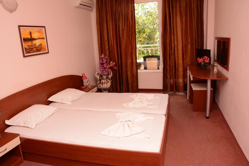 Guesthouse Kirov Ravda Extérieur photo