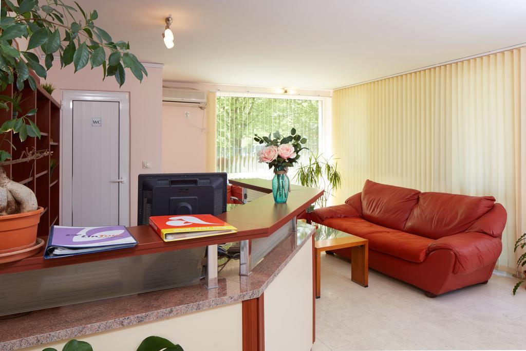 Guesthouse Kirov Ravda Extérieur photo